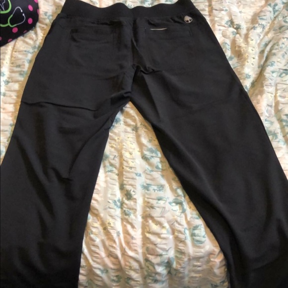 Women’s Scrubs Pants - Picture 3 of 3